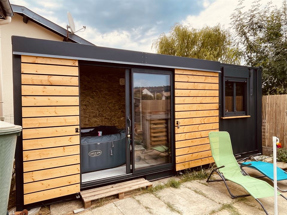 Pool house container : un espace pratique et esthétique