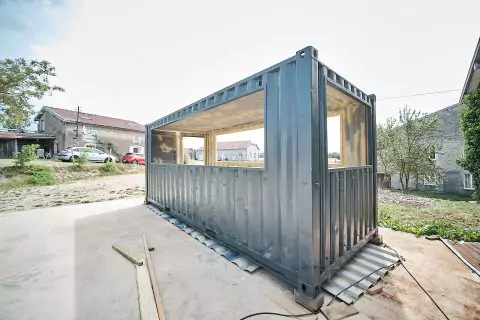 wonderkube-177-1-64f6f59da3a1a Container